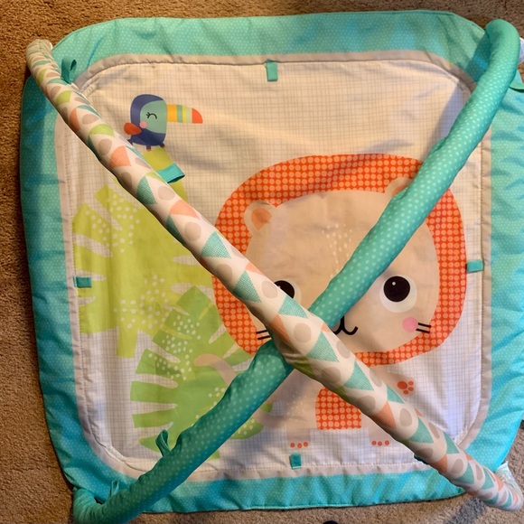 Baby play mat & toys (activity gym) - Picture 2 of 3